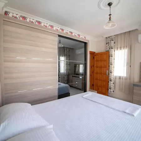 Magnificent Close To The Beach With Backyard And Private Pool In Fethiye, Mugla شقة *