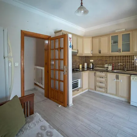 Magnificent Close To The Beach With Backyard And Private Pool In Fethiye, Mugla شقة *